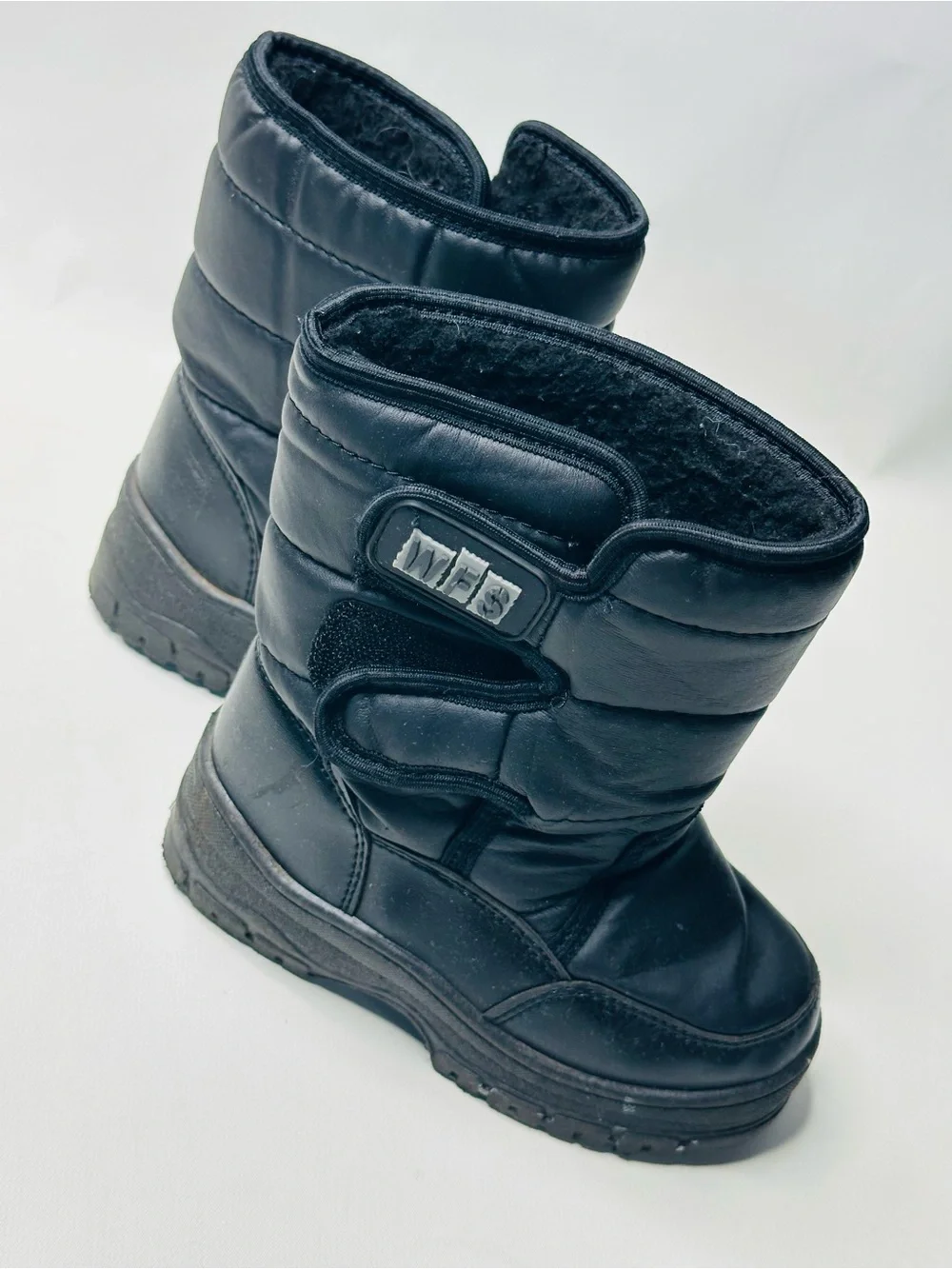 WFS World Famous Sports SnowJogger Deluxe Black Insulated Boots Size 9 Hook Loop
